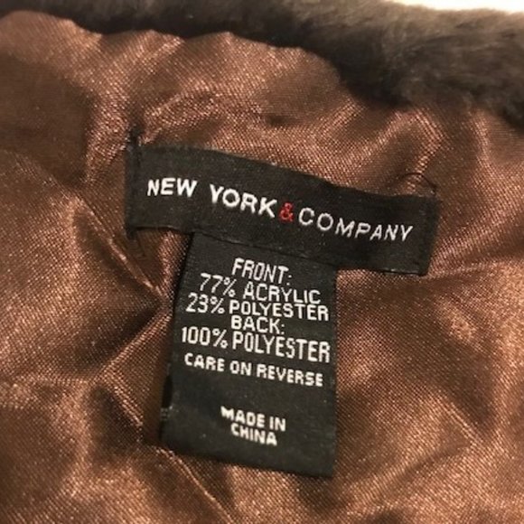 Vintage New York & company faux fur scarf. 40X5 - Picture 5 of 7